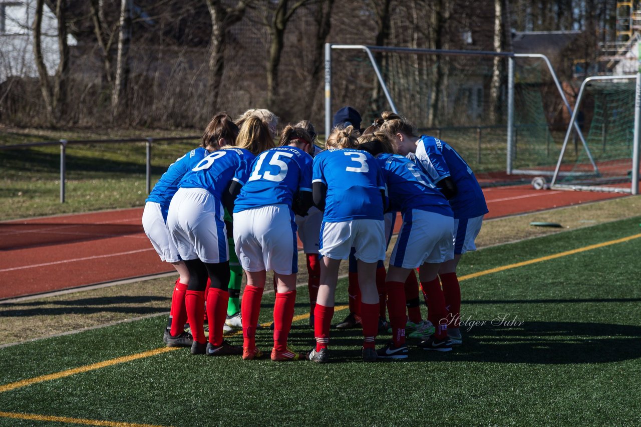 Bild 129 - B-Juniorinnen Halbfinale SVHU - Holstein Kiel : Ergebnis: 3:0